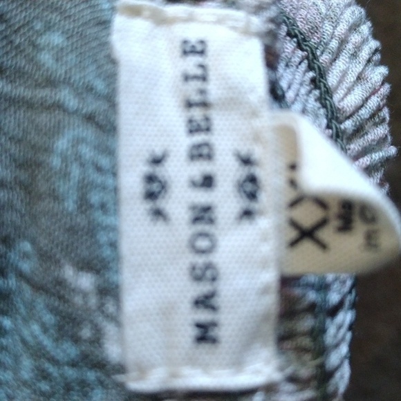 Women's Green Paisley Top - Picture 2 of 3